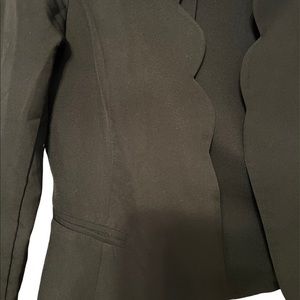The Mint Julep Boutique - Scalloped Suit Blazer black